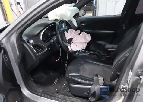 2013 Chrysler 200 Limited z USA, uszkodzony, nr VIN 1C3CCBCG3DN654870